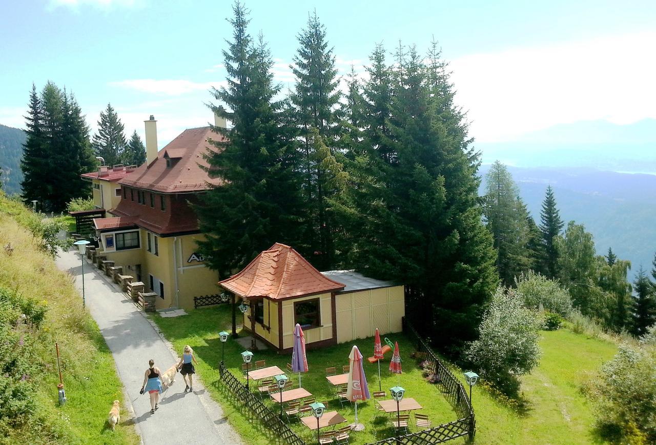 Hotel Alpinum Treffen Exterior photo