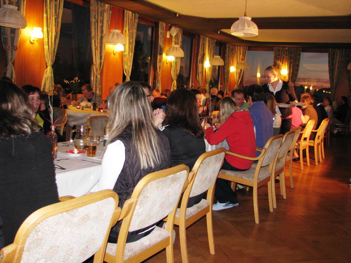 Hotel Alpinum Treffen Exterior photo