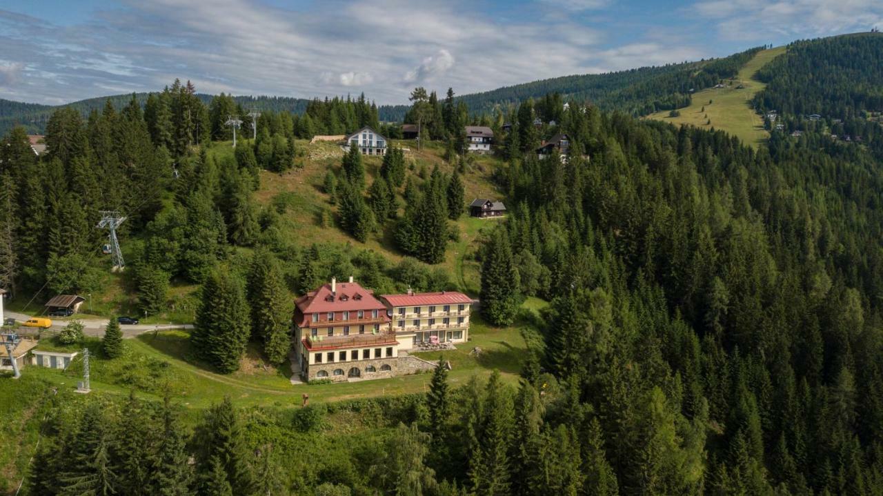 Hotel Alpinum Treffen Exterior photo