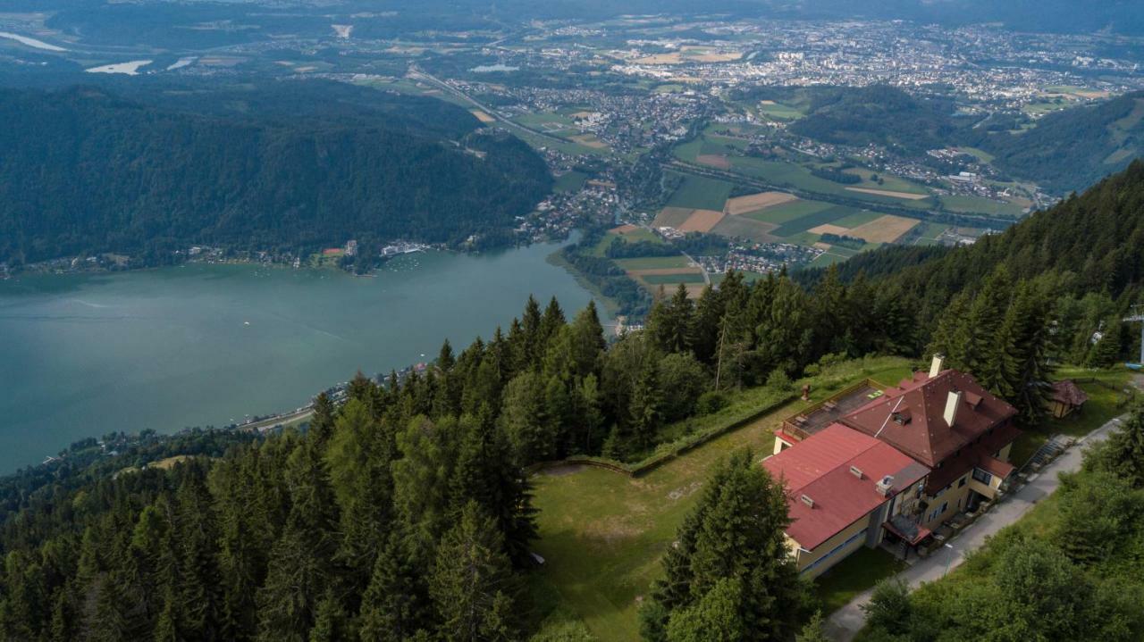 Hotel Alpinum Treffen Exterior photo