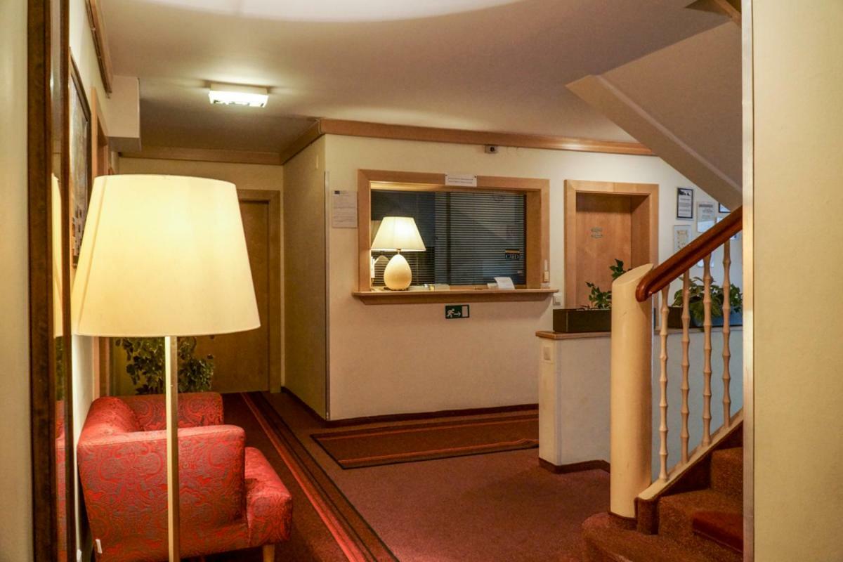 Hotel Alpinum Treffen Exterior photo