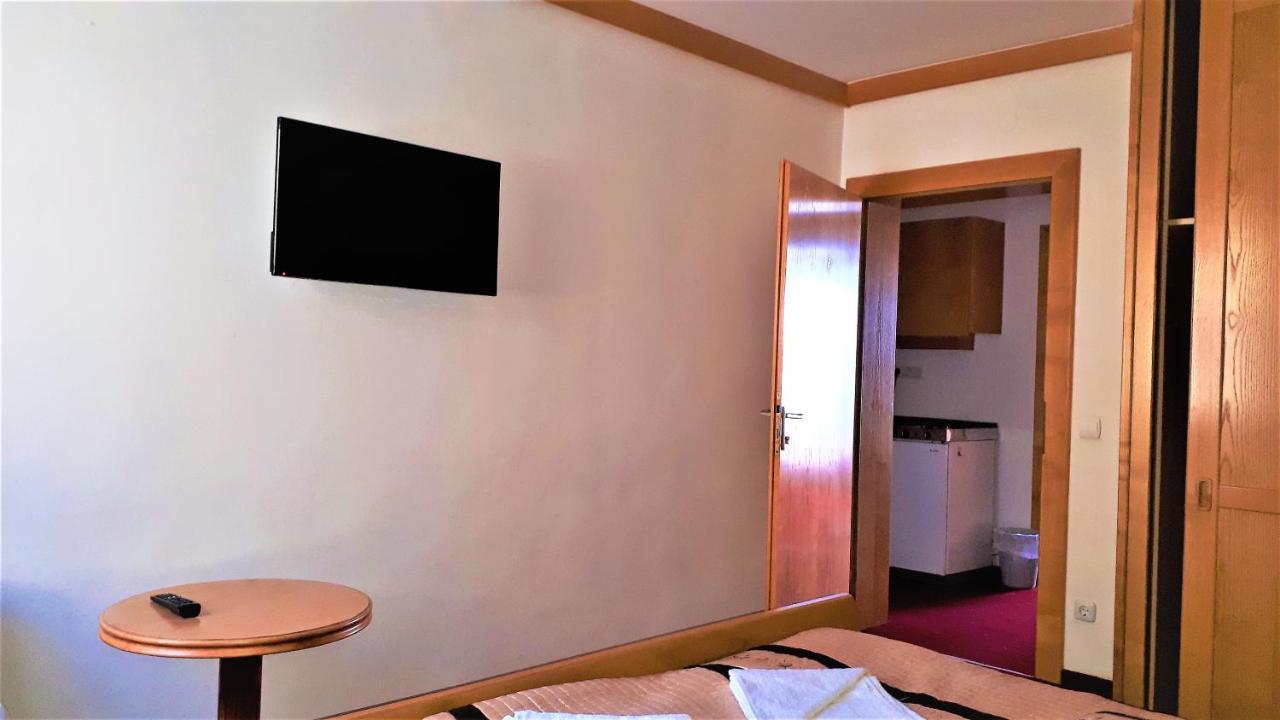 Hotel Alpinum Treffen Exterior photo